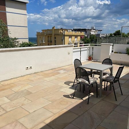 Residence Siesta Rimini Bagian luar foto
